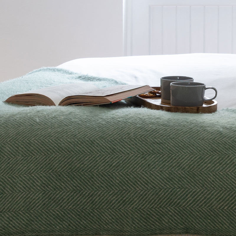 Harbour - Coffee on the bed