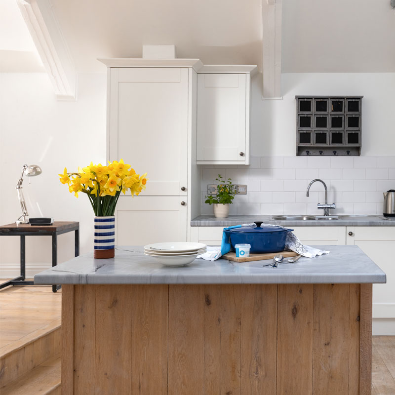 Zennor - Kitchen Island View