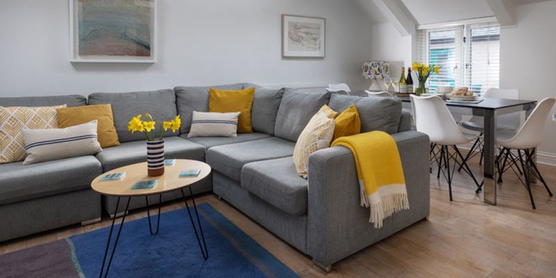 Bay - Living & Dining Area